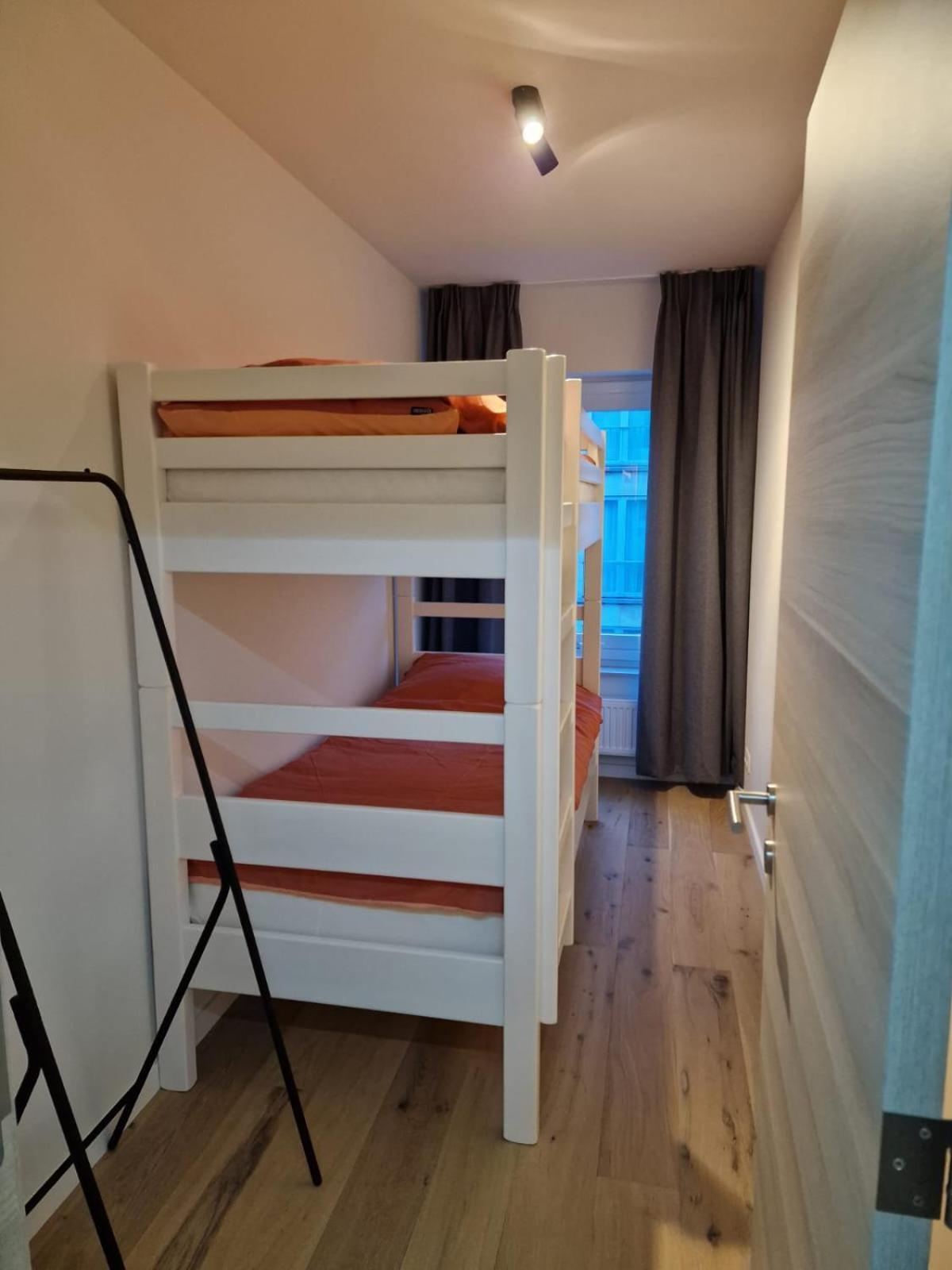 Luxury Renovated 3 Rooms Apartment Остенде Экстерьер фото