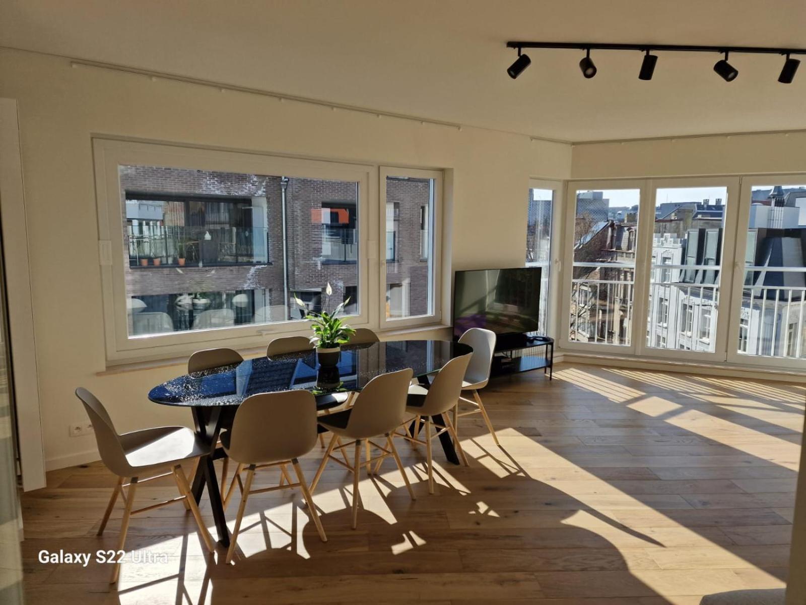 Luxury Renovated 3 Rooms Apartment Остенде Экстерьер фото